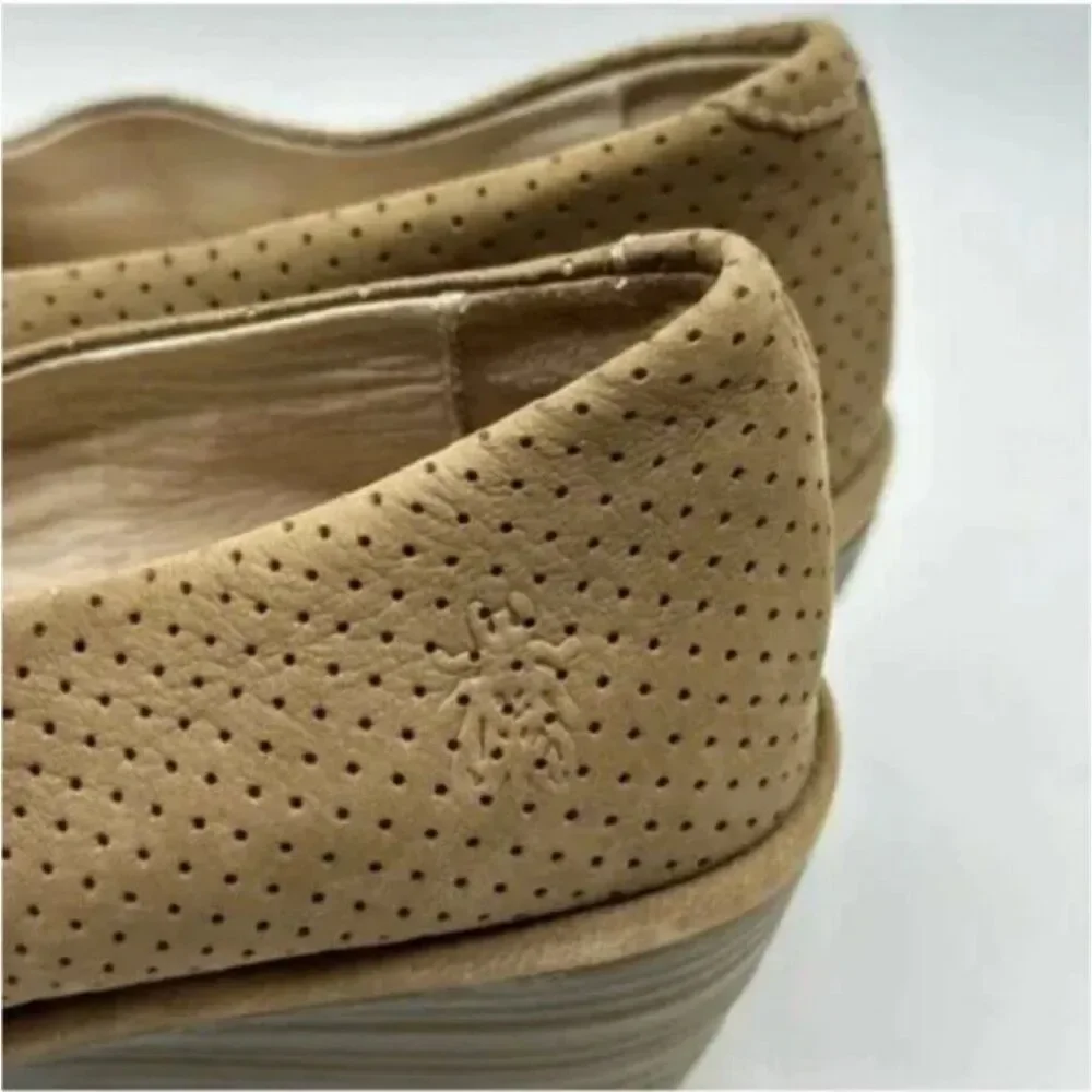 Fly London Yury Peep Toe Wedge Tan Shoe Nubuck Perforated Size EU 38